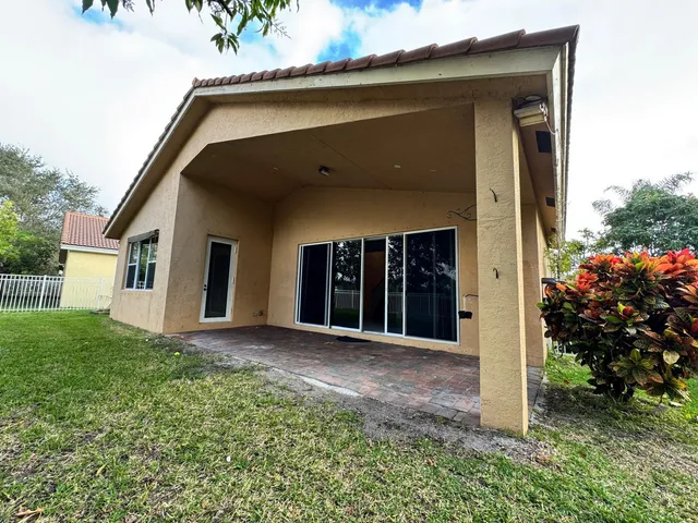 $3,500 | 4910 Southeast Askew Avenue, Stuart, FL 34997