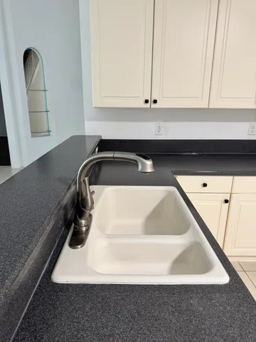 $3,500 | 4910 Southeast Askew Avenue, Stuart, FL 34997