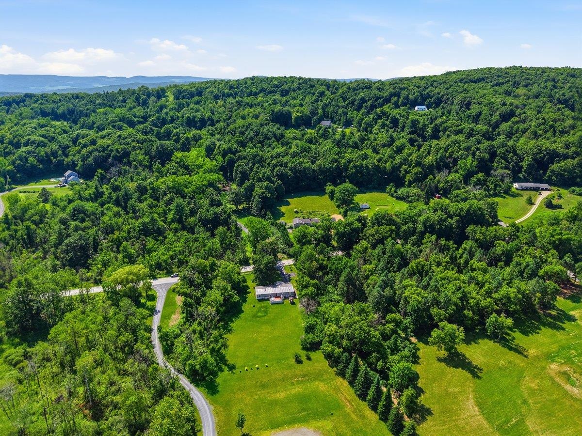 549 Houran Road Bennington, VT 05201 - Photo 3 of 36