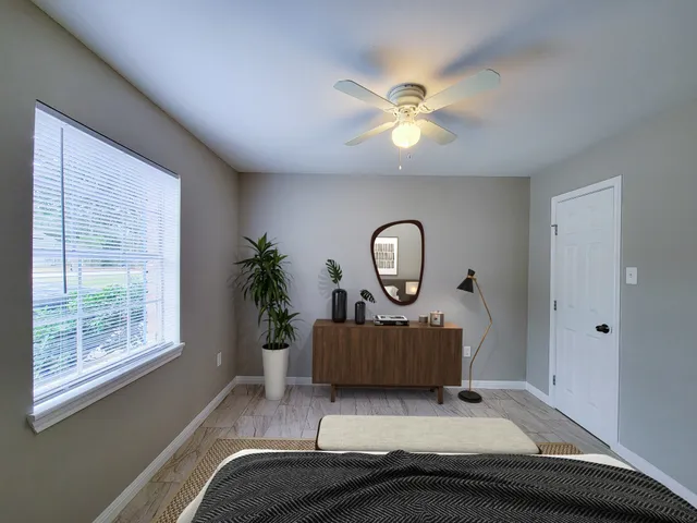 a view of a livingroom with furniture