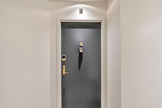 $467,000 | 6363 Christie Avenue, Unit 2122, Emeryville, CA 94608