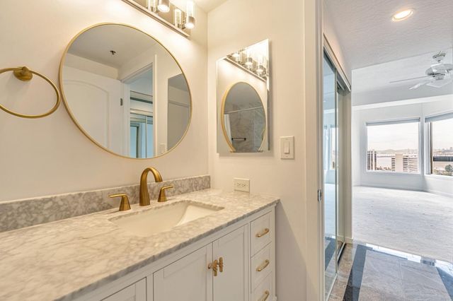 $467,000 | 6363 Christie Avenue, Unit 2122, Emeryville, CA 94608