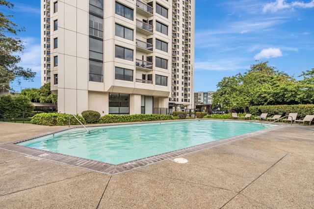 $467,000 | 6363 Christie Avenue, Unit 2122, Emeryville, CA 94608