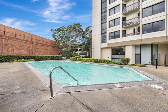 $467,000 | 6363 Christie Avenue, Unit 2122, Emeryville, CA 94608