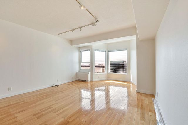 $467,000 | 6363 Christie Avenue, Unit 2122, Emeryville, CA 94608