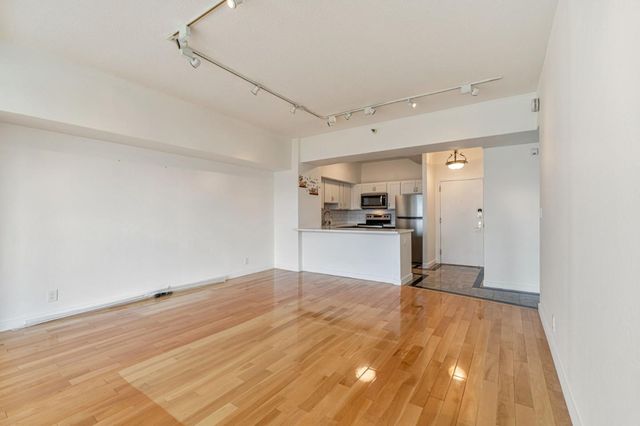 $467,000 | 6363 Christie Avenue, Unit 2122, Emeryville, CA 94608