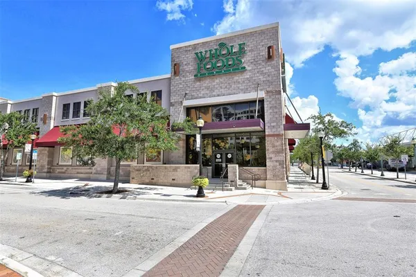 $2,600 | 301 South Gulfstream Avenue, Unit 303, Sarasota, FL 34236