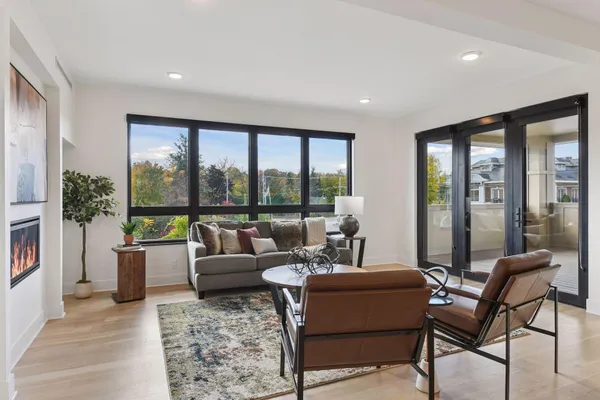 $1,950,000 | 222 Ferndale Road South, Unit 203, Wayzata, MN 55391