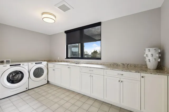 $1,950,000 | 222 Ferndale Road South, Unit 203, Wayzata, MN 55391