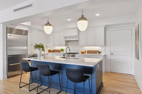 $1,950,000 | 222 Ferndale Road South, Unit 203, Wayzata, MN 55391