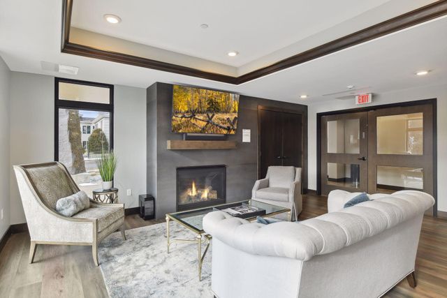 $1,950,000 | 222 Ferndale Road South, Unit 203, Wayzata, MN 55391
