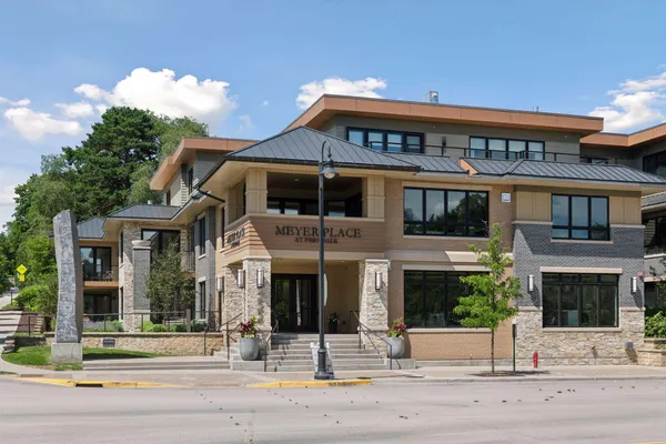 $1,950,000 | 222 Ferndale Road South, Unit 203, Wayzata, MN 55391