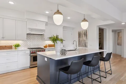 $1,950,000 | 222 Ferndale Road South, Unit 203, Wayzata, MN 55391