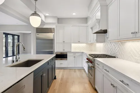 $1,950,000 | 222 Ferndale Road South, Unit 203, Wayzata, MN 55391