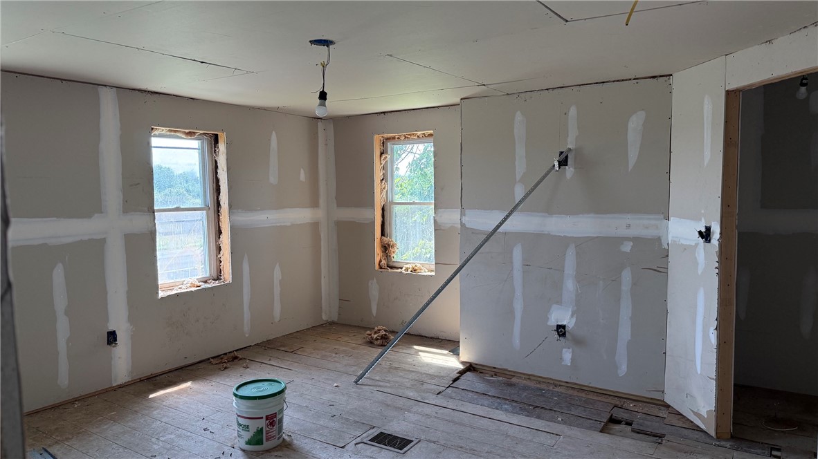 14909 Ridge Road West Albion, NY 14411 - Photo 11 of 16 Main Bedroom