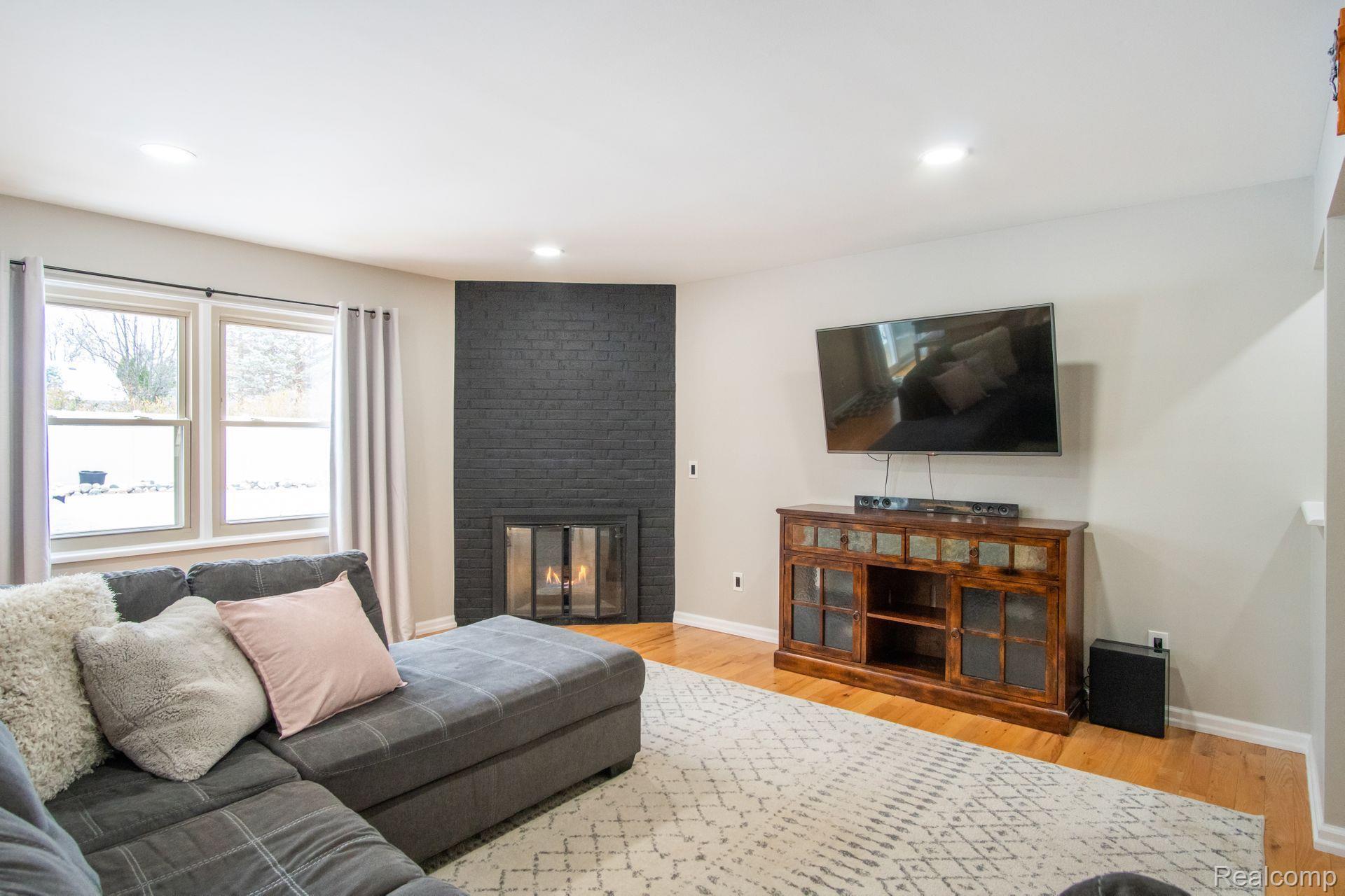 42115 Ridge Road West Novi, MI 48375 - Photo 10 of 34 Gallery Image 10