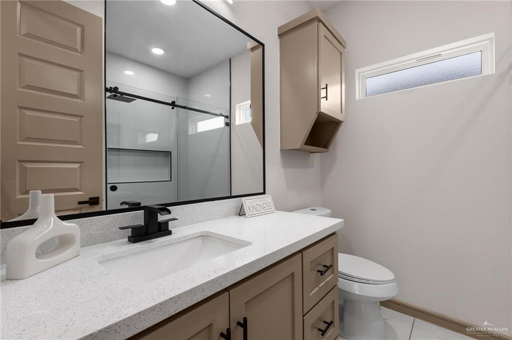 2464 Via Roma Road Weslaco, TX 78596 - Photo 8 of 20 Gallery Image 8