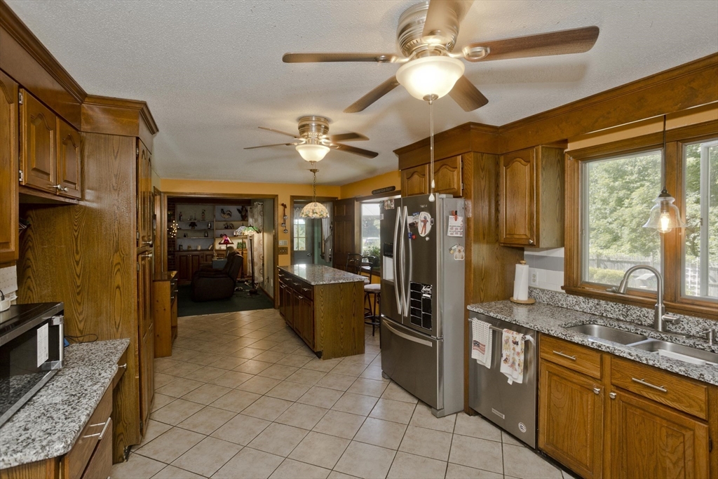82 Pilgrim Road East Longmeadow, MA 01028 - Photo 15 of 42