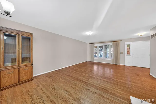 $305,000 | 7344 Whitehall Colonial Lane, St. Louis, MO 63119