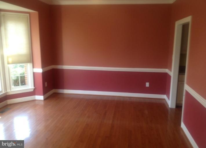 15421 Deep Bottom Road Germantown, MD 20874 - Photo 4 of 10 Dining Room