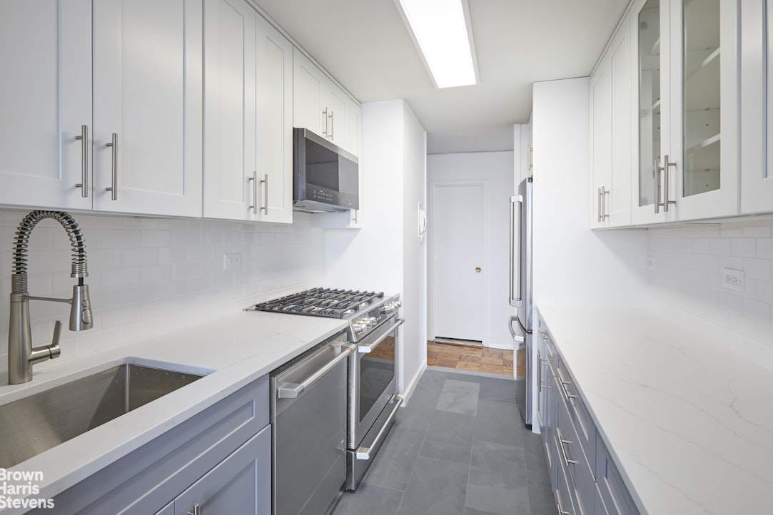 75 Henry Street, Unit 30K Brooklyn, NY 11201 - Photo 11 of 23