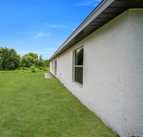 $284,000 | 206 Pembroke Street, Lehigh Acres, FL 33974