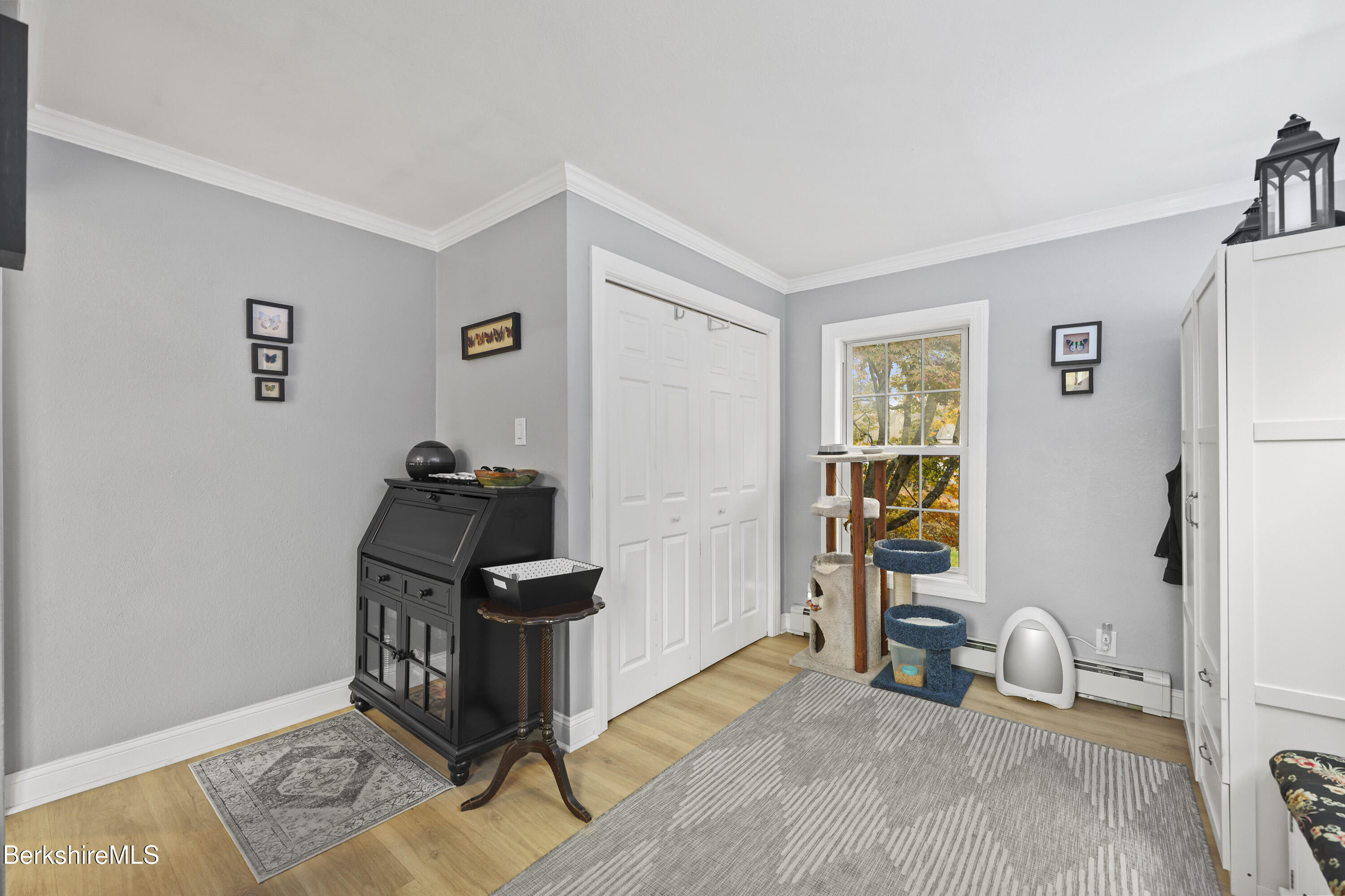 386 Cheshire Road Pittsfield, MA 01201 - Photo 18 of 45 a living room with furniture