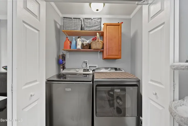 $389,900 | 386 Cheshire Road, Pittsfield, MA 01201