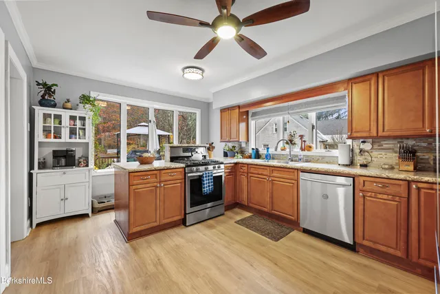 $389,900 | 386 Cheshire Road, Pittsfield, MA 01201