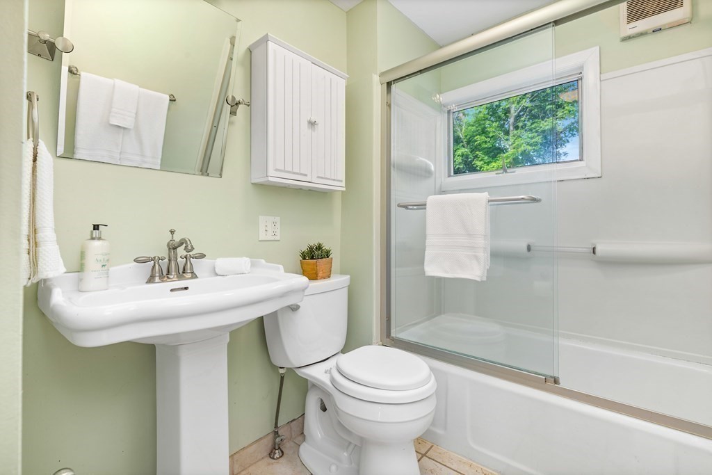 121 Wompatuck Road Hingham, MA 02043 - Photo 17 of 37 Gallery Image 17