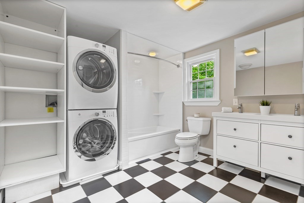 121 Wompatuck Road Hingham, MA 02043 - Photo 24 of 37 Gallery Image 24