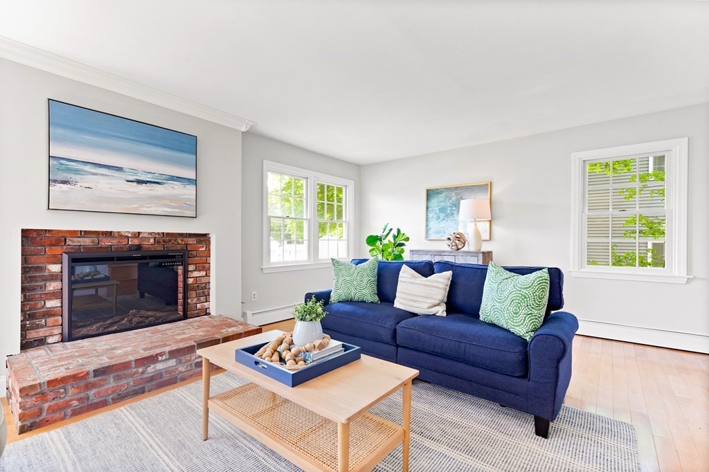 121 Wompatuck Road Hingham, MA 02043 - Photo 3 of 37 Gallery Image 3