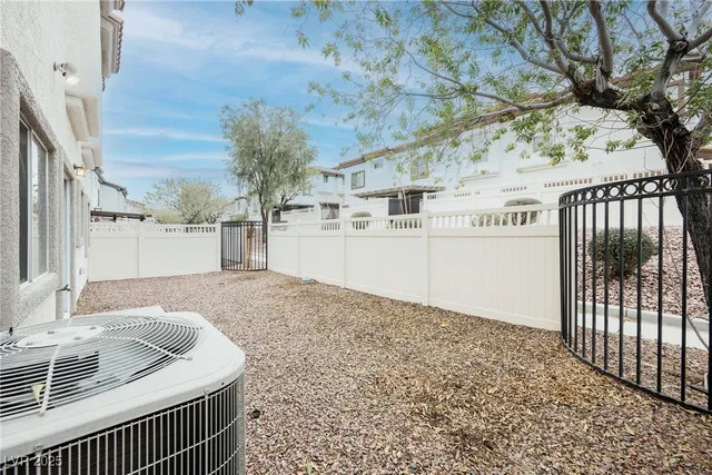 $1,700 | 1110 Luna Eclipse Lane, Unit 1, Henderson, NV 89002