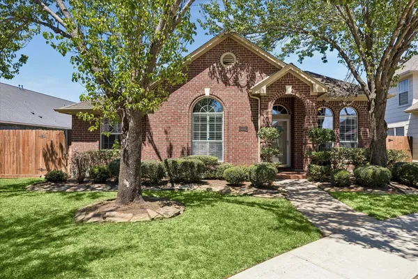 $299,999 | 608 Brad Court, Webster, TX 77598