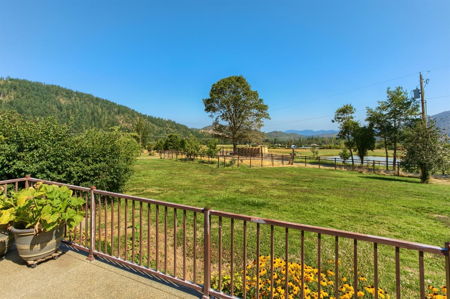 700 Murphy Creek Road Grants Pass, OR 97527 - Photo 3 of 32 Additional Photo