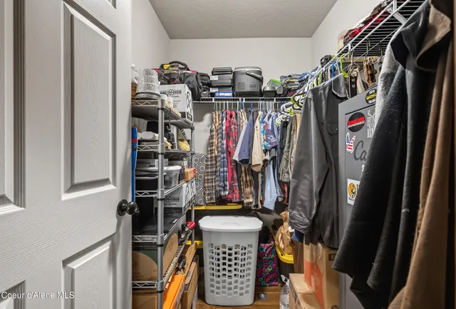 $549,900 | 5779 West Fredrick Loop, Spirit Lake, ID 83869