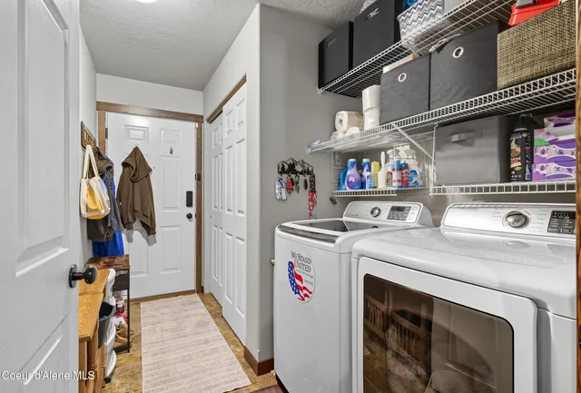 $549,900 | 5779 West Fredrick Loop, Spirit Lake, ID 83869