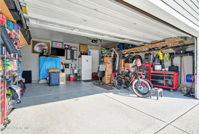 $549,900 | 5779 West Fredrick Loop, Spirit Lake, ID 83869