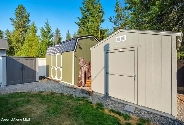 $549,900 | 5779 West Fredrick Loop, Spirit Lake, ID 83869