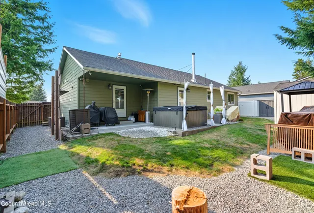 $549,900 | 5779 West Fredrick Loop, Spirit Lake, ID 83869