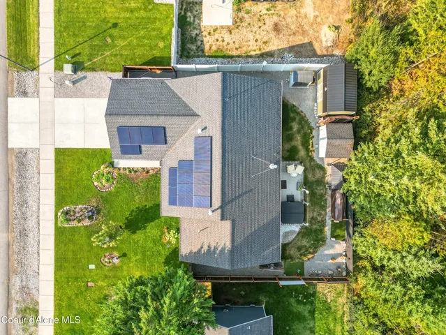 $549,900 | 5779 West Fredrick Loop, Spirit Lake, ID 83869