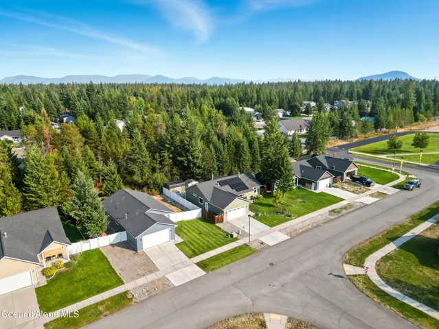 $549,900 | 5779 West Fredrick Loop, Spirit Lake, ID 83869