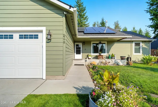 $549,900 | 5779 West Fredrick Loop, Spirit Lake, ID 83869