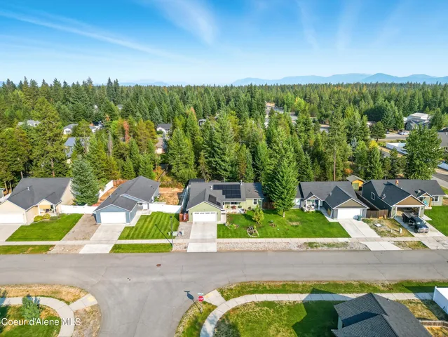 $549,900 | 5779 West Fredrick Loop, Spirit Lake, ID 83869