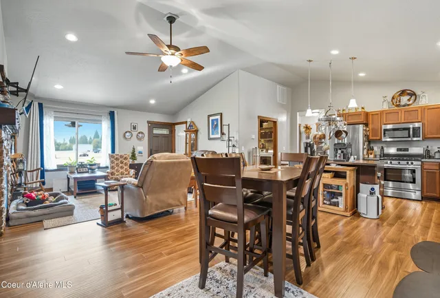 $549,900 | 5779 West Fredrick Loop, Spirit Lake, ID 83869