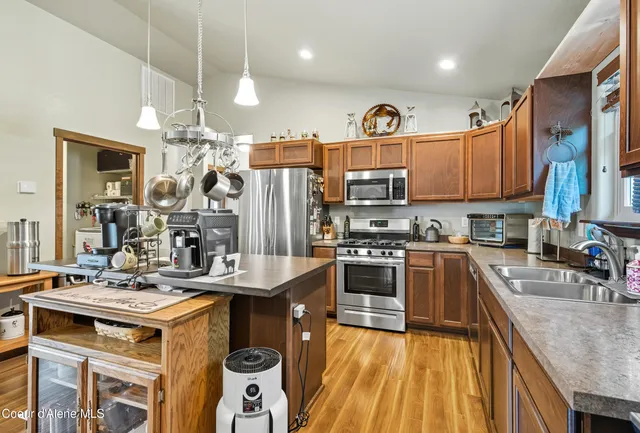 $549,900 | 5779 West Fredrick Loop, Spirit Lake, ID 83869