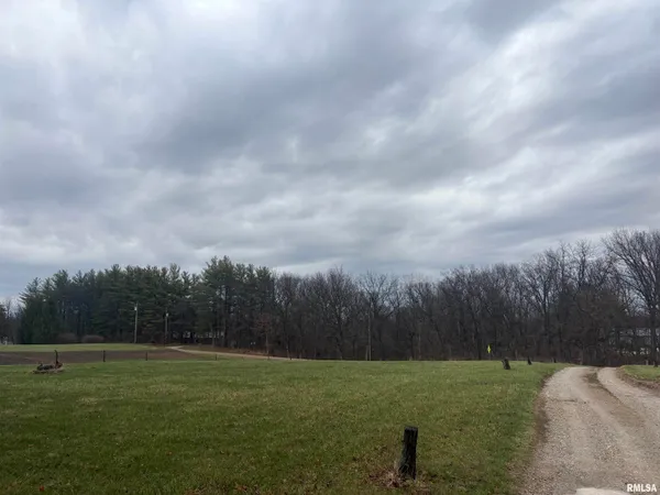 $329,900 | 16093 King Road, Danvers, IL 61732