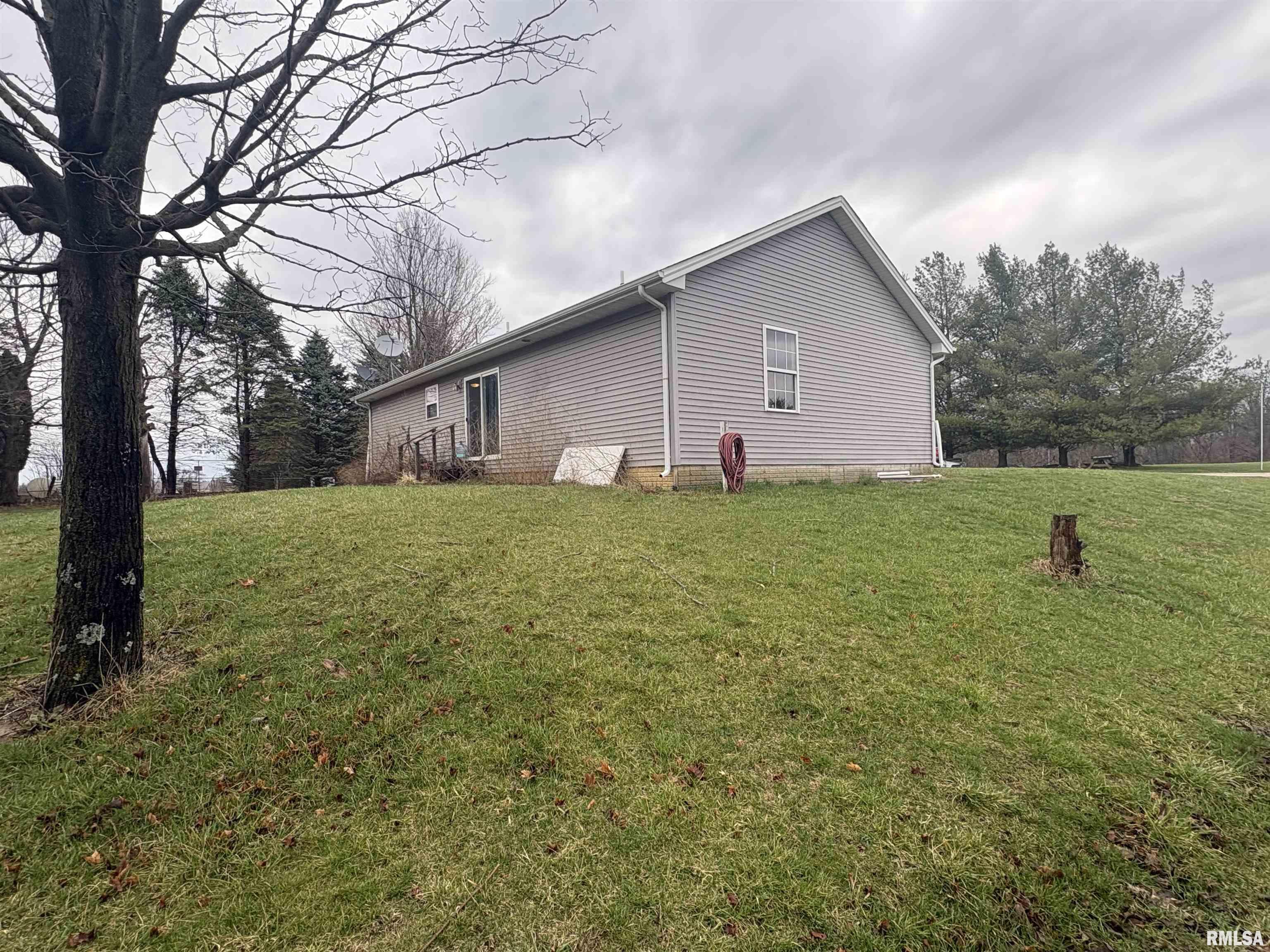 16093 King Road Danvers, IL 61732 - Photo 10 of 11