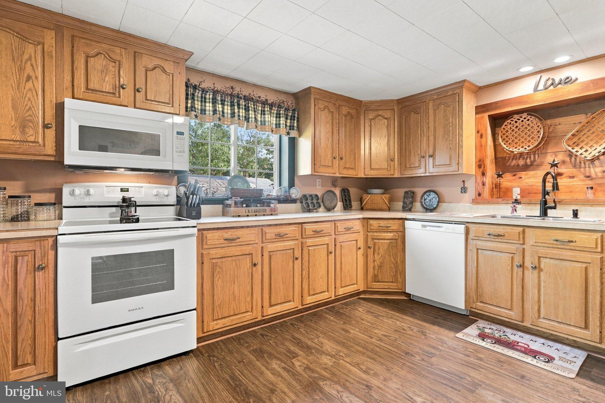 928 Path Valley Road Fort Loudon, PA 17224 - Photo 8 of 38 Kitchen