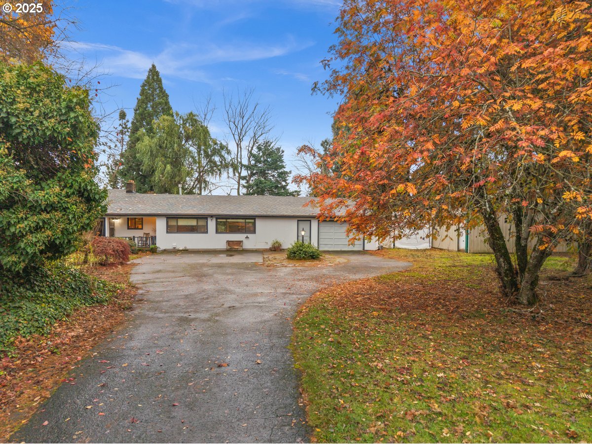 12602 Fry Road Northeast Aurora, OR 97002 - Photo 3 of 47 front view of a house with a yard